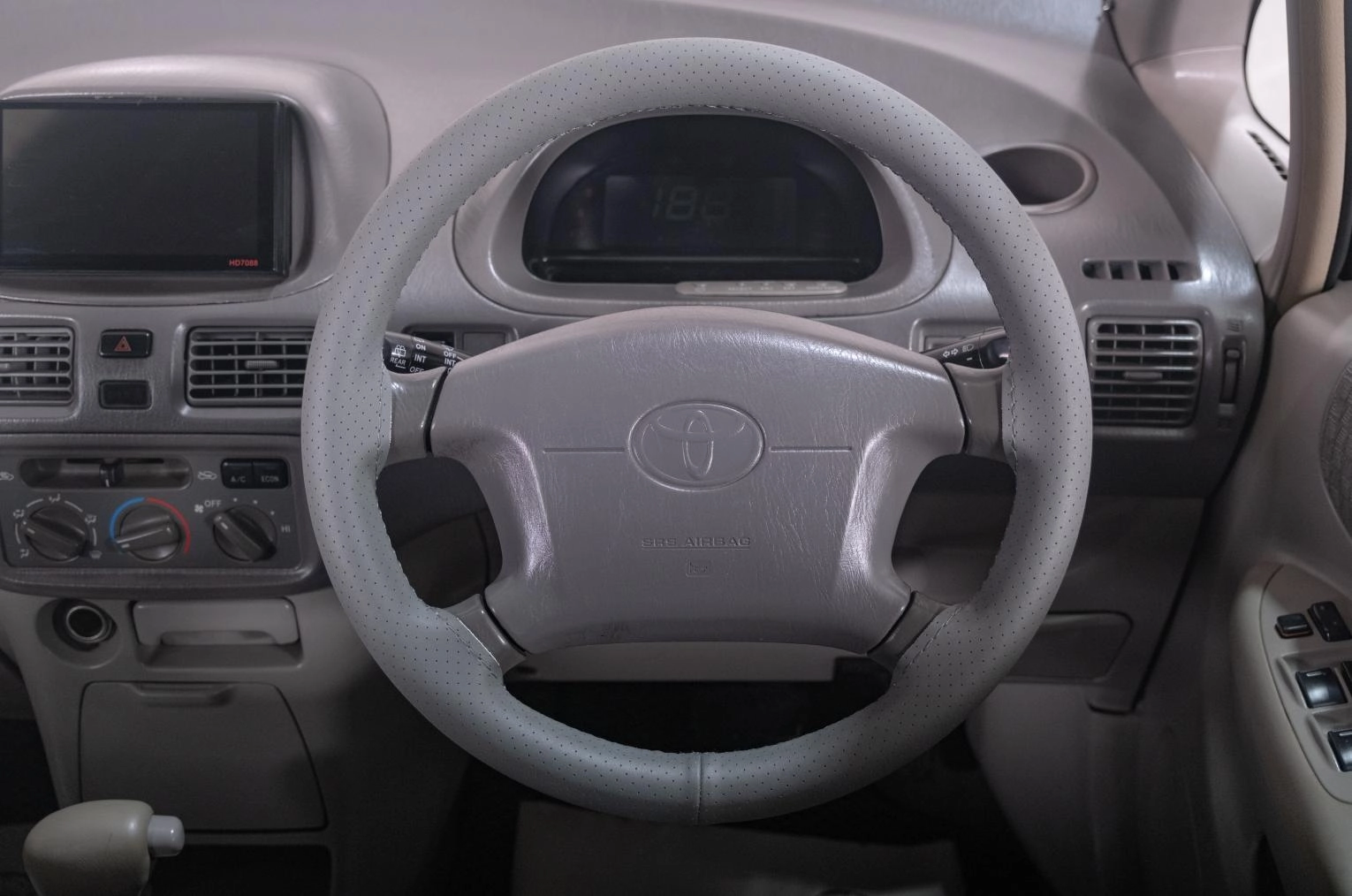 Toyota Corolla Spacio 10 из 19