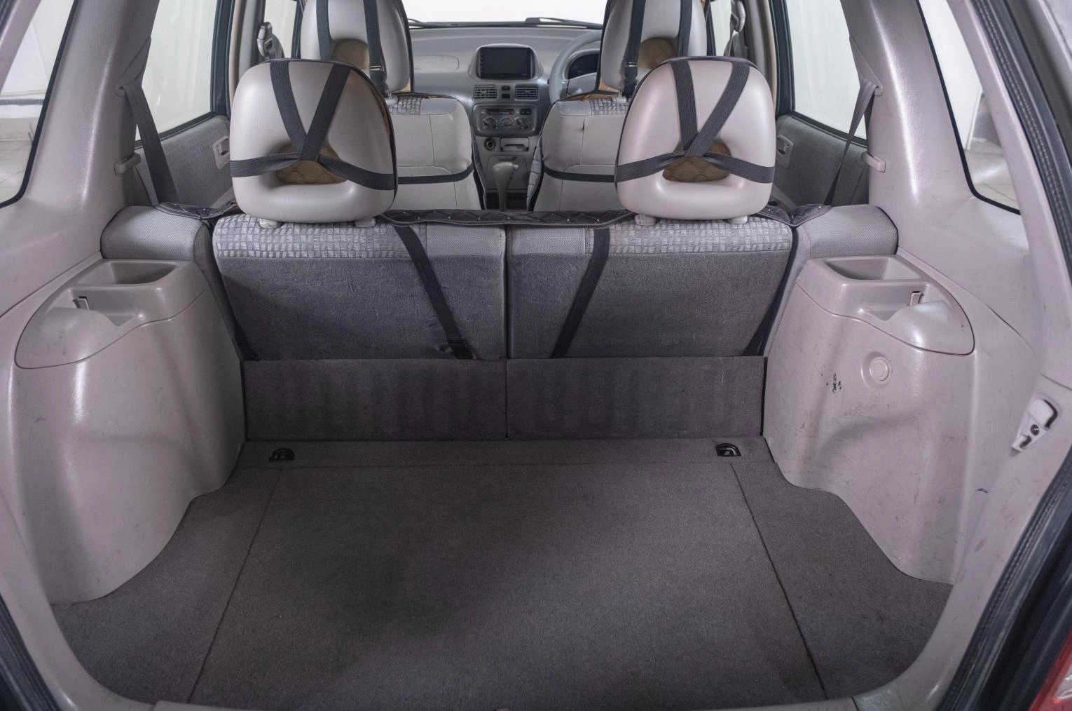Toyota Corolla Spacio 18 из 19