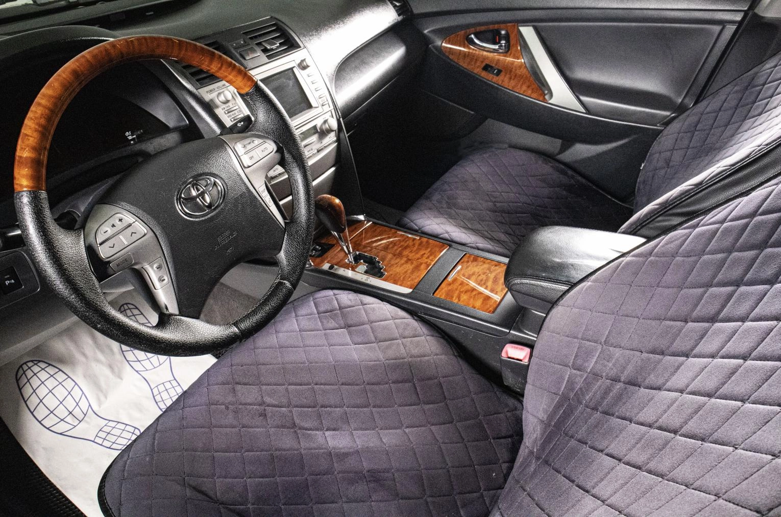 Toyota Camry 9 из 19