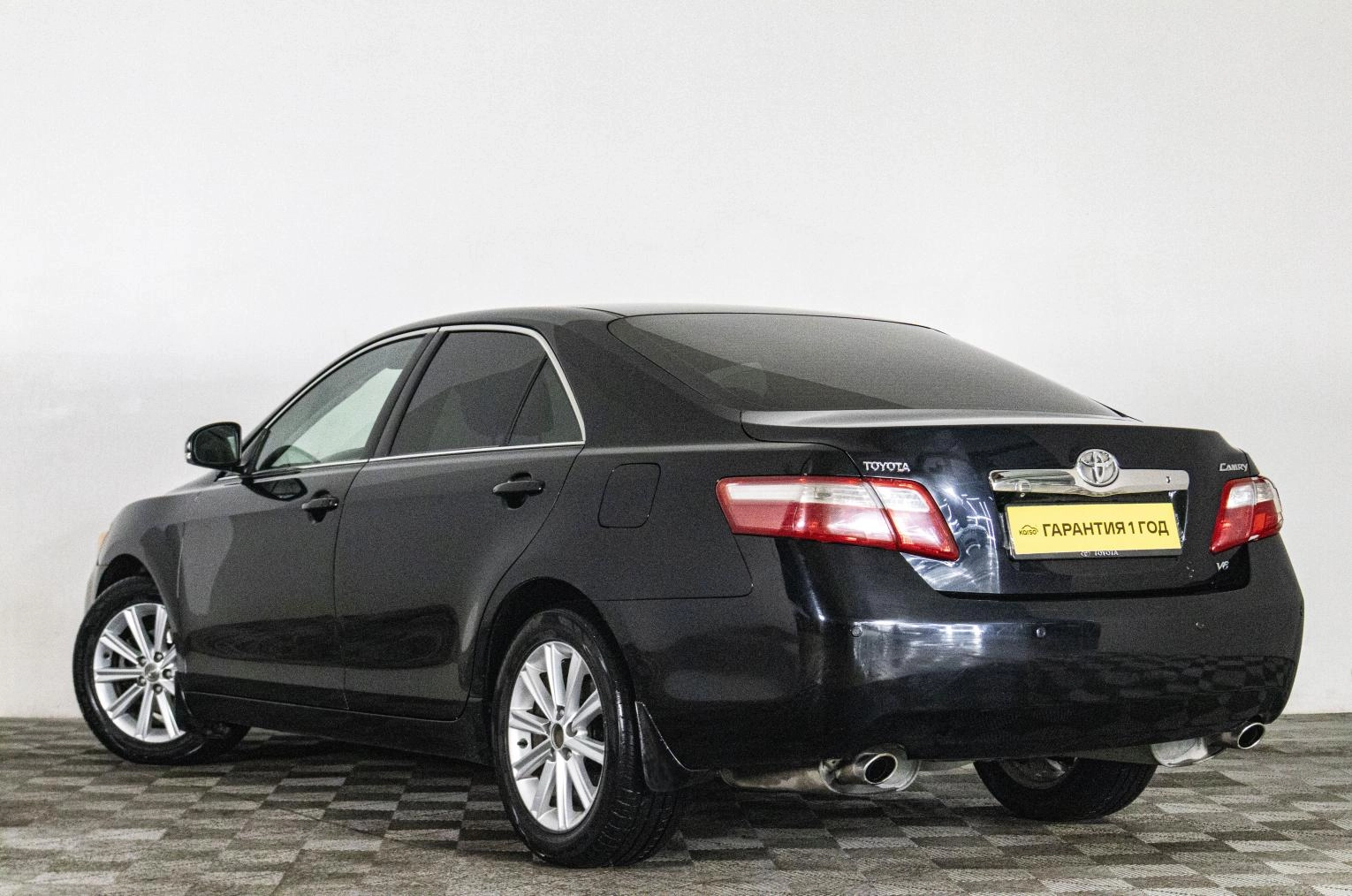 Toyota Camry 6 из 19