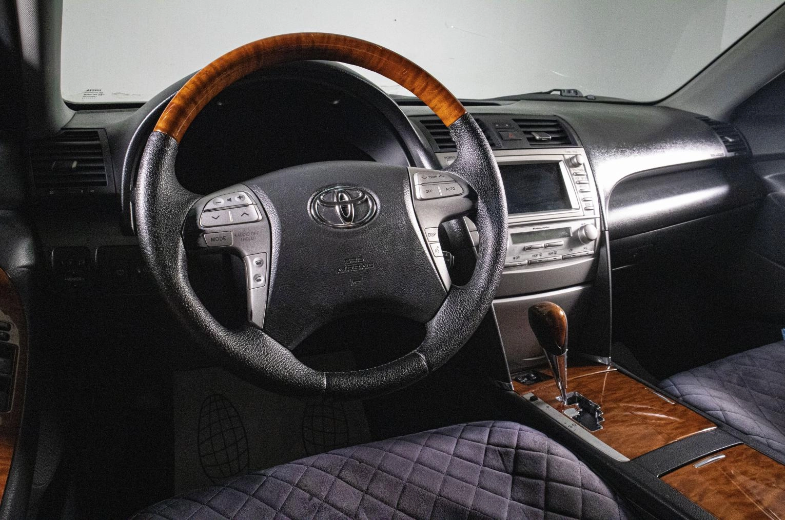 Toyota Camry 14 из 19