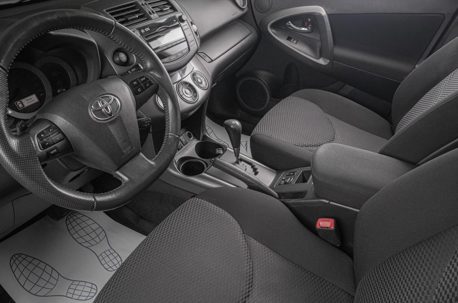 Toyota RAV4 8 из 19