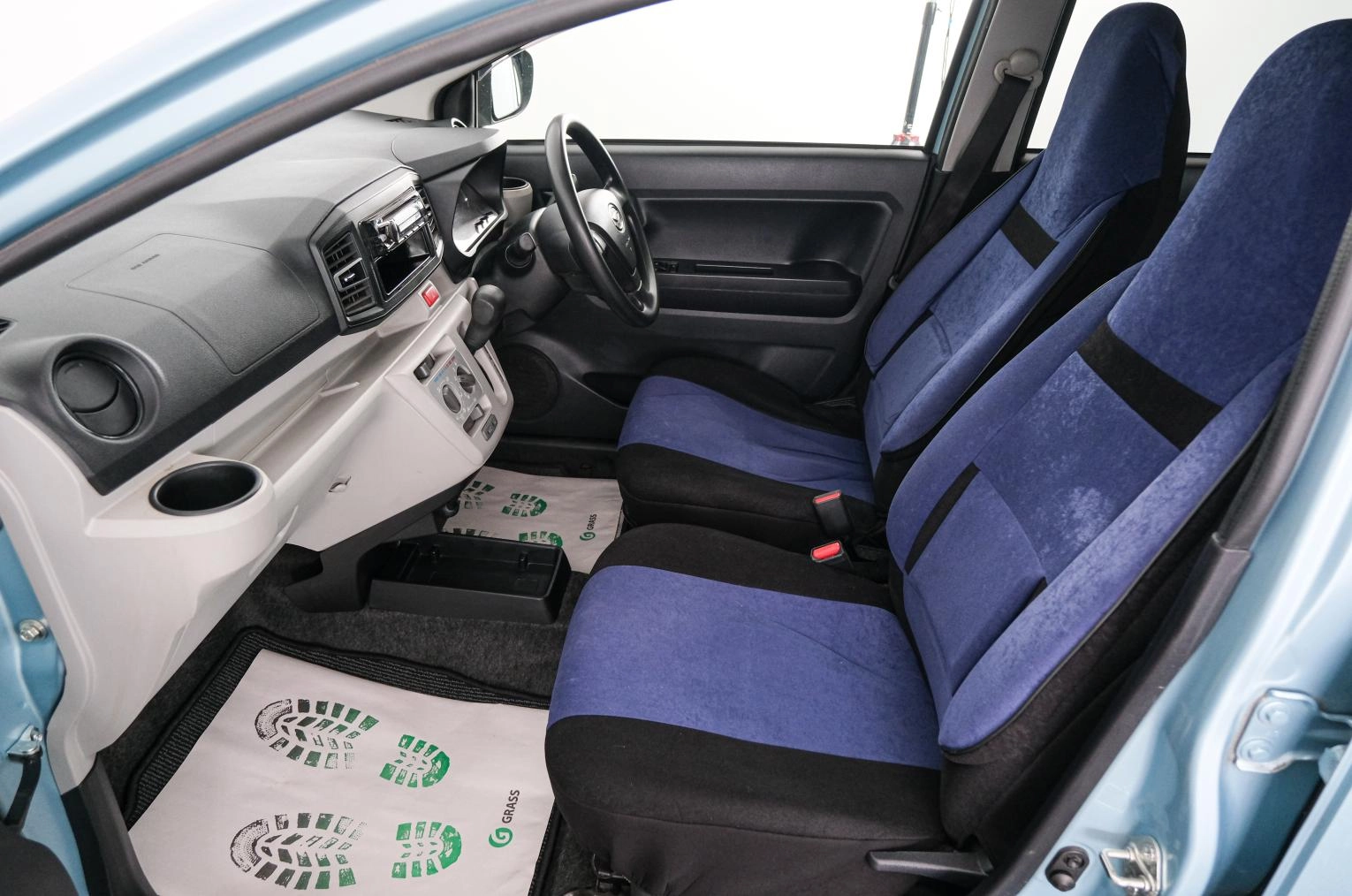 Daihatsu Mira e:S 13 из 22