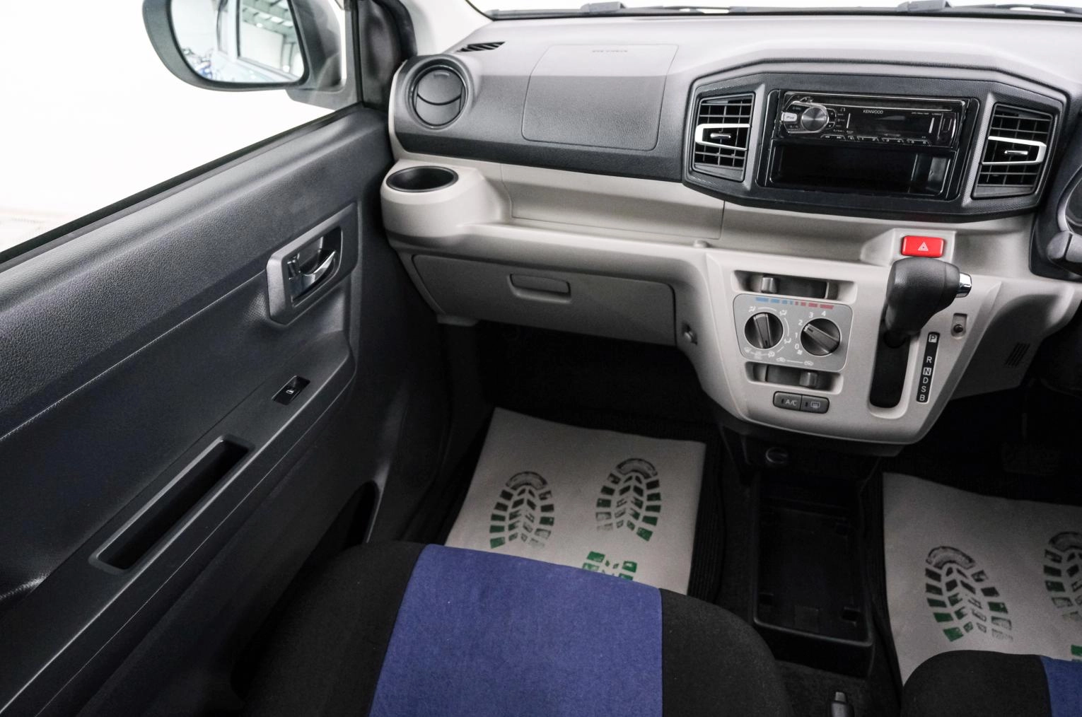 Daihatsu Mira e:S 11 из 22