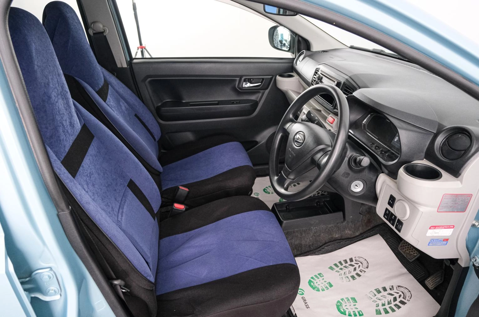 Daihatsu Mira e:S 7 из 22