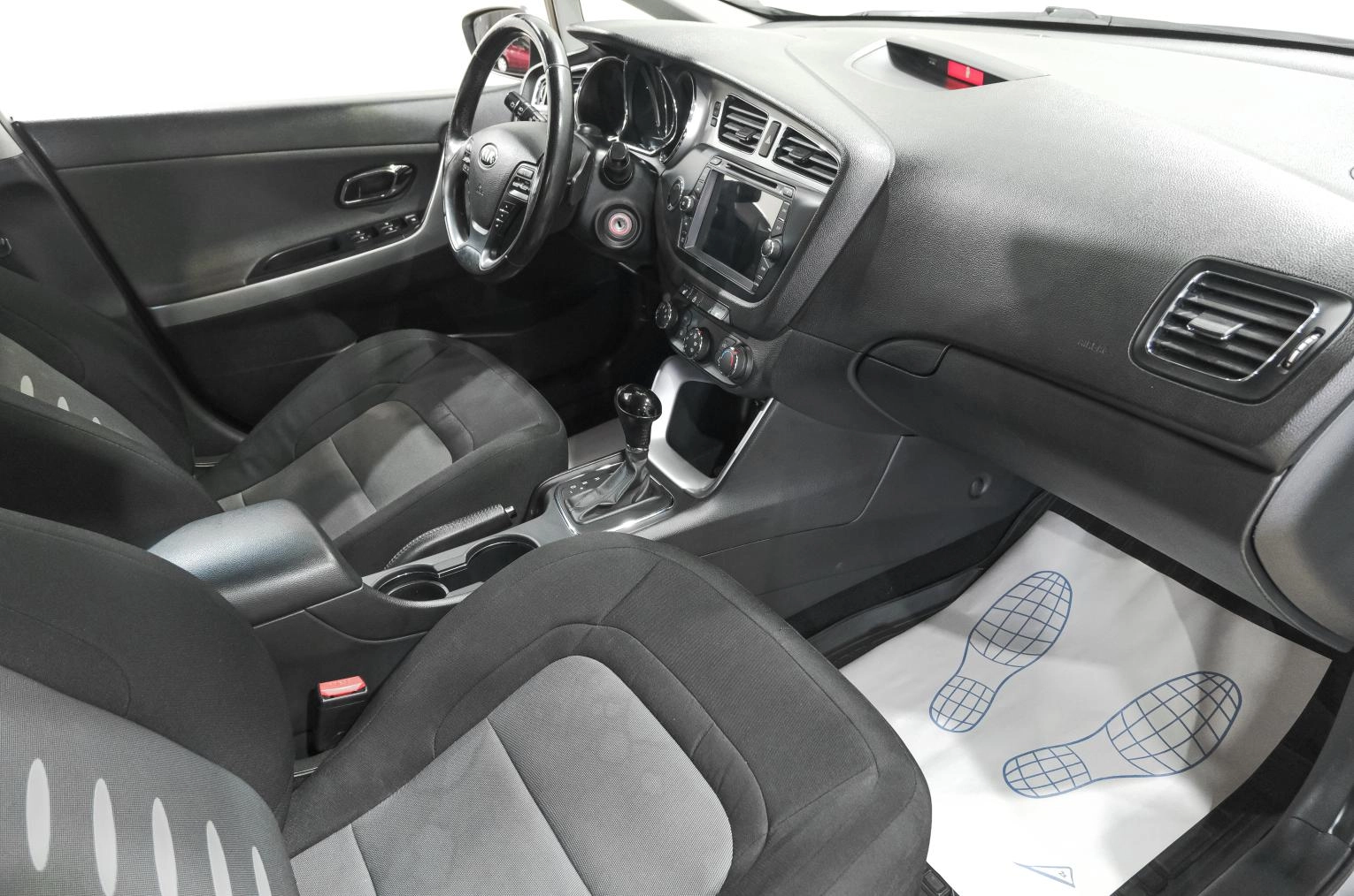 KIA cee'd 8 из 23