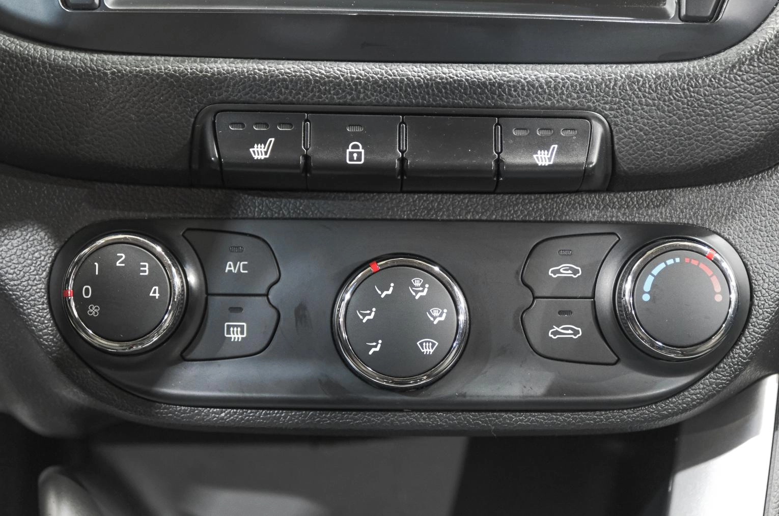 KIA cee'd 16 из 23
