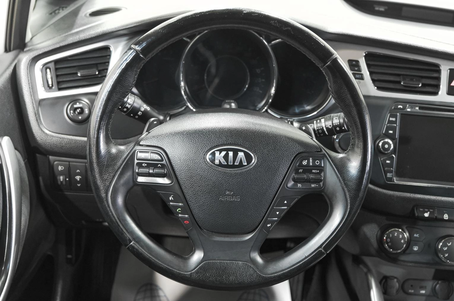 KIA cee'd 13 из 23