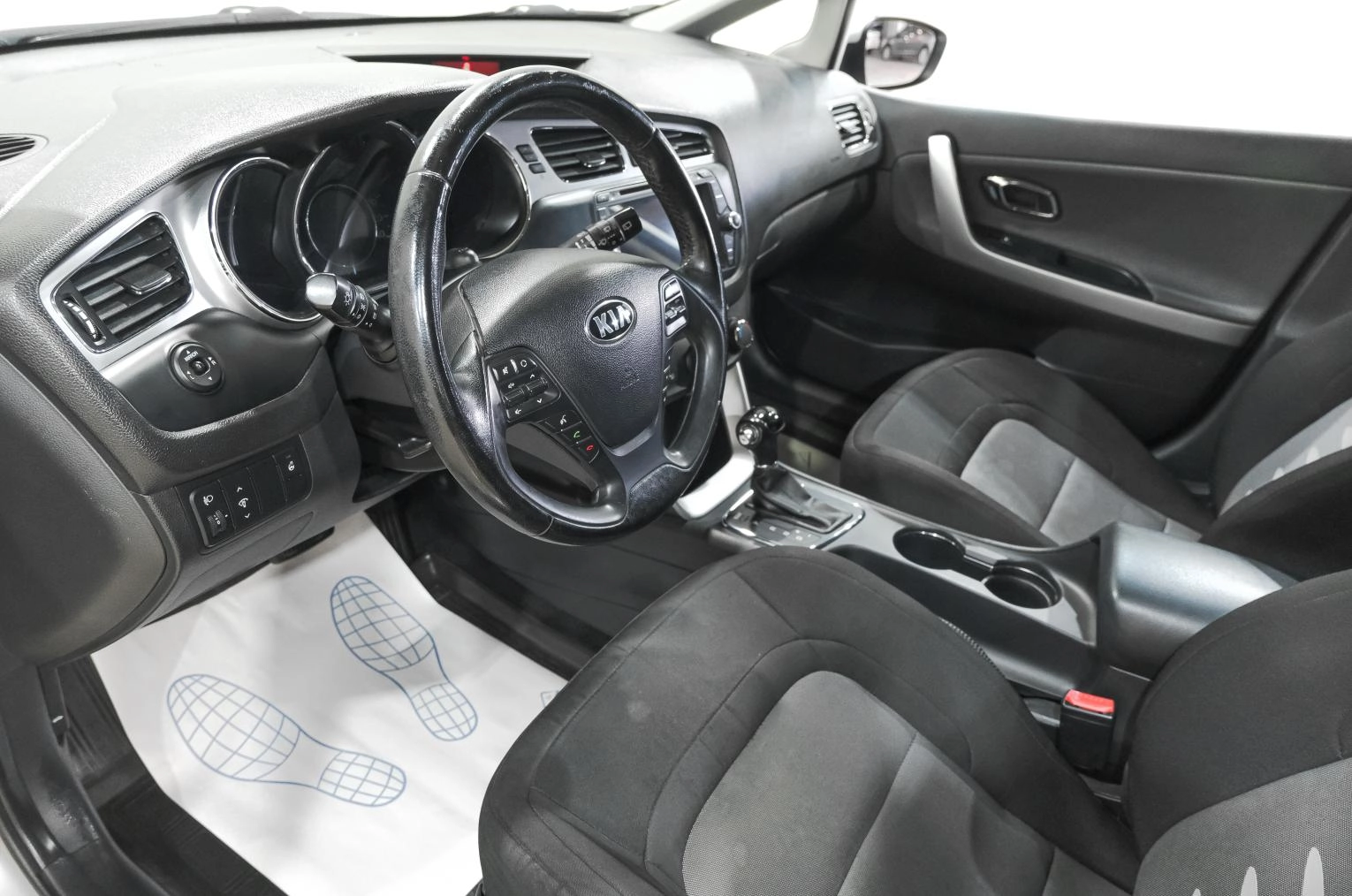 KIA cee'd 7 из 23