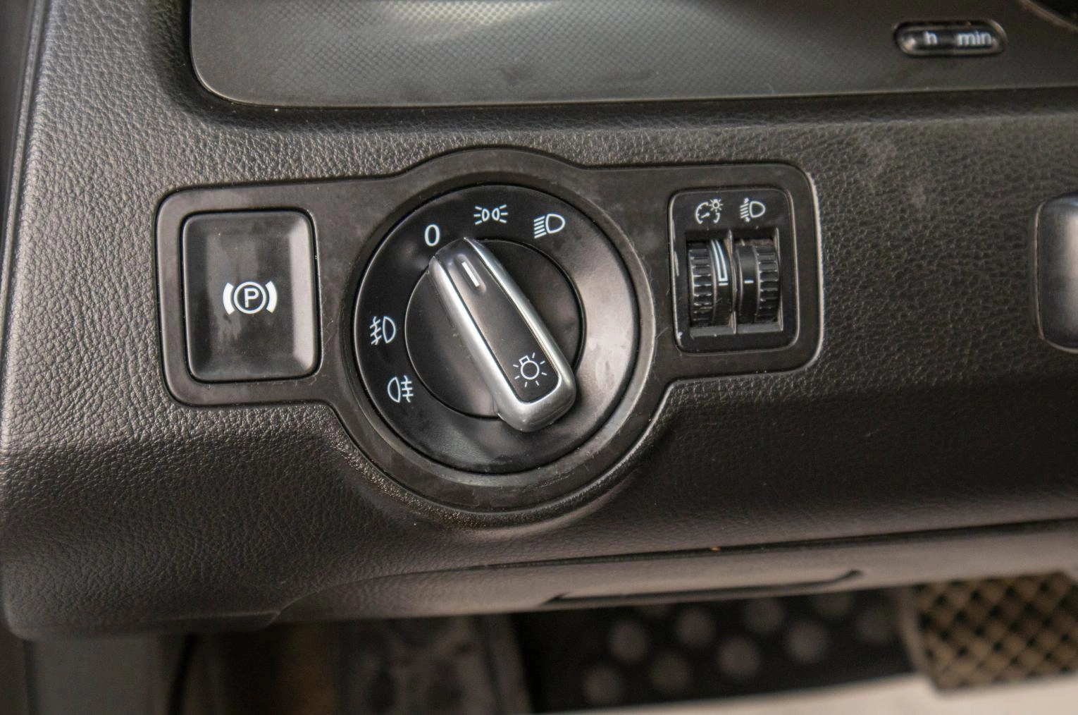 Volkswagen Passat 9 из 16