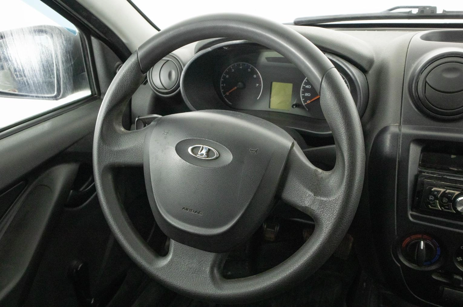 ВАЗ (LADA) Granta 23 из 37