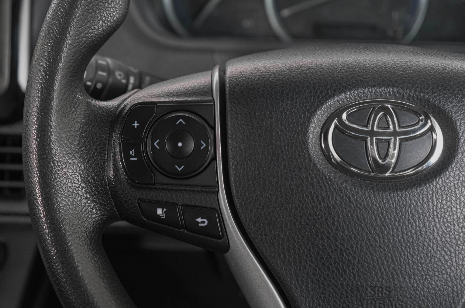 Toyota Noah 15 из 21