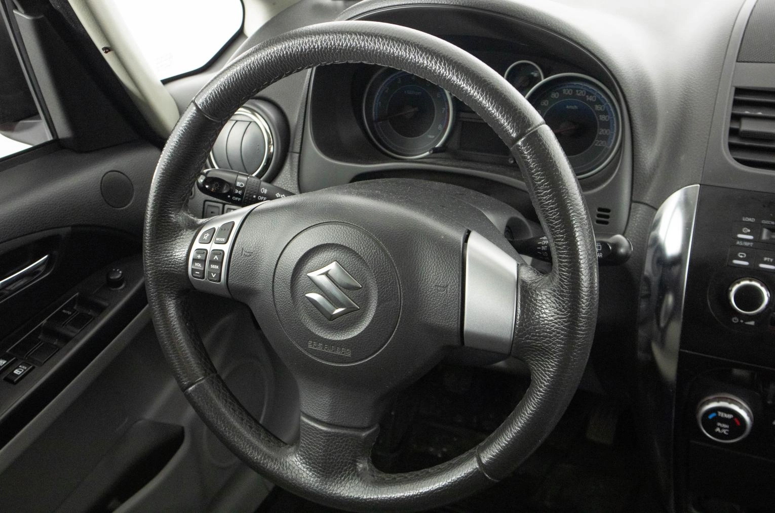 Suzuki SX4 12 из 22