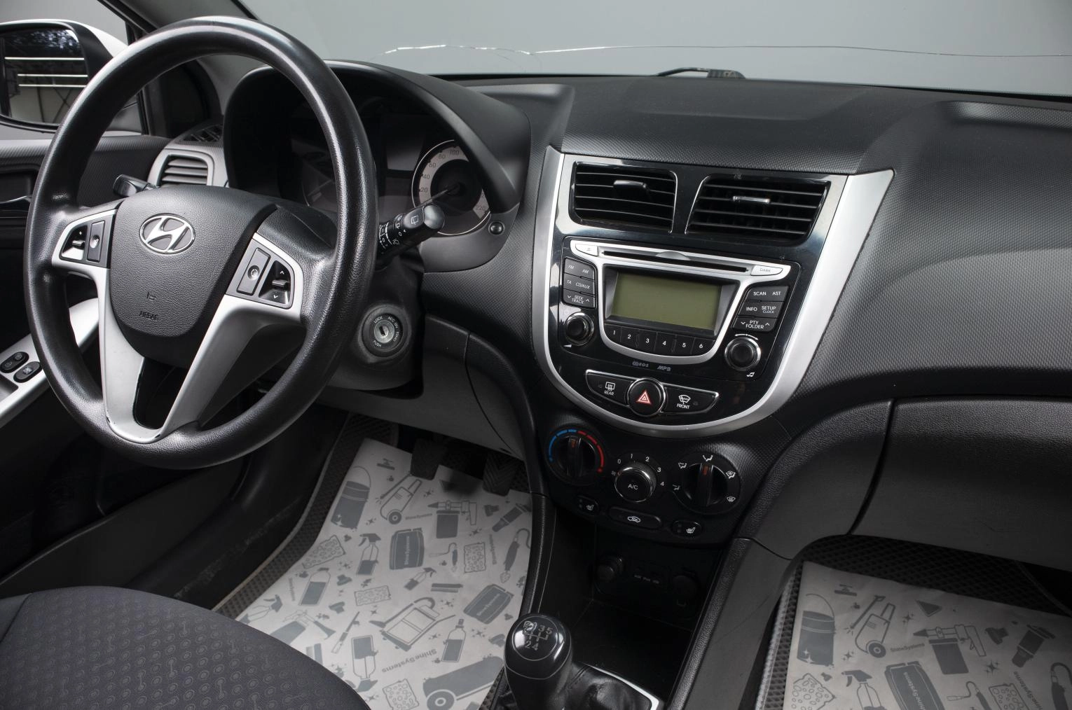 Hyundai Solaris 11 из 19