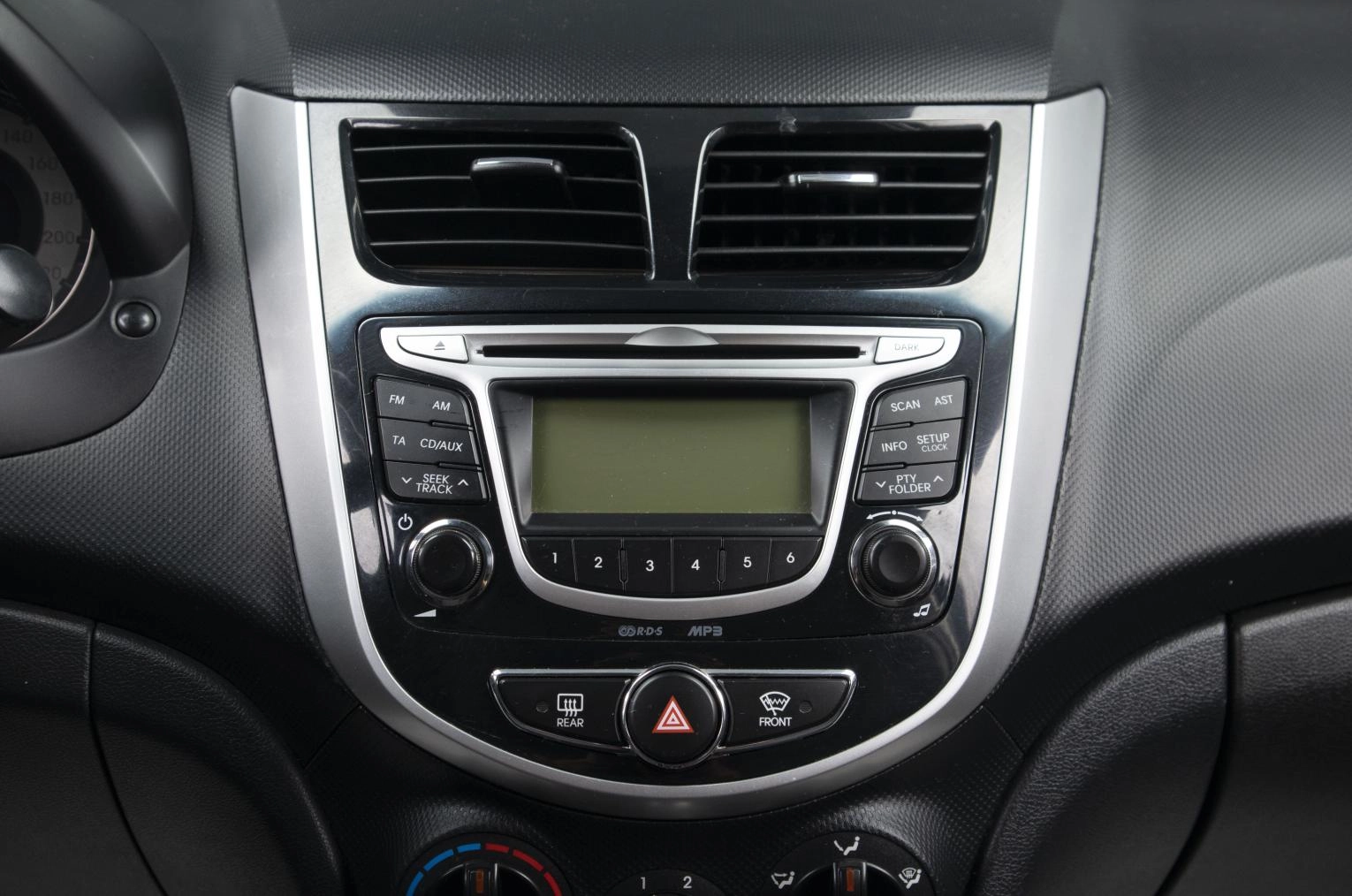 Hyundai Solaris 13 из 19