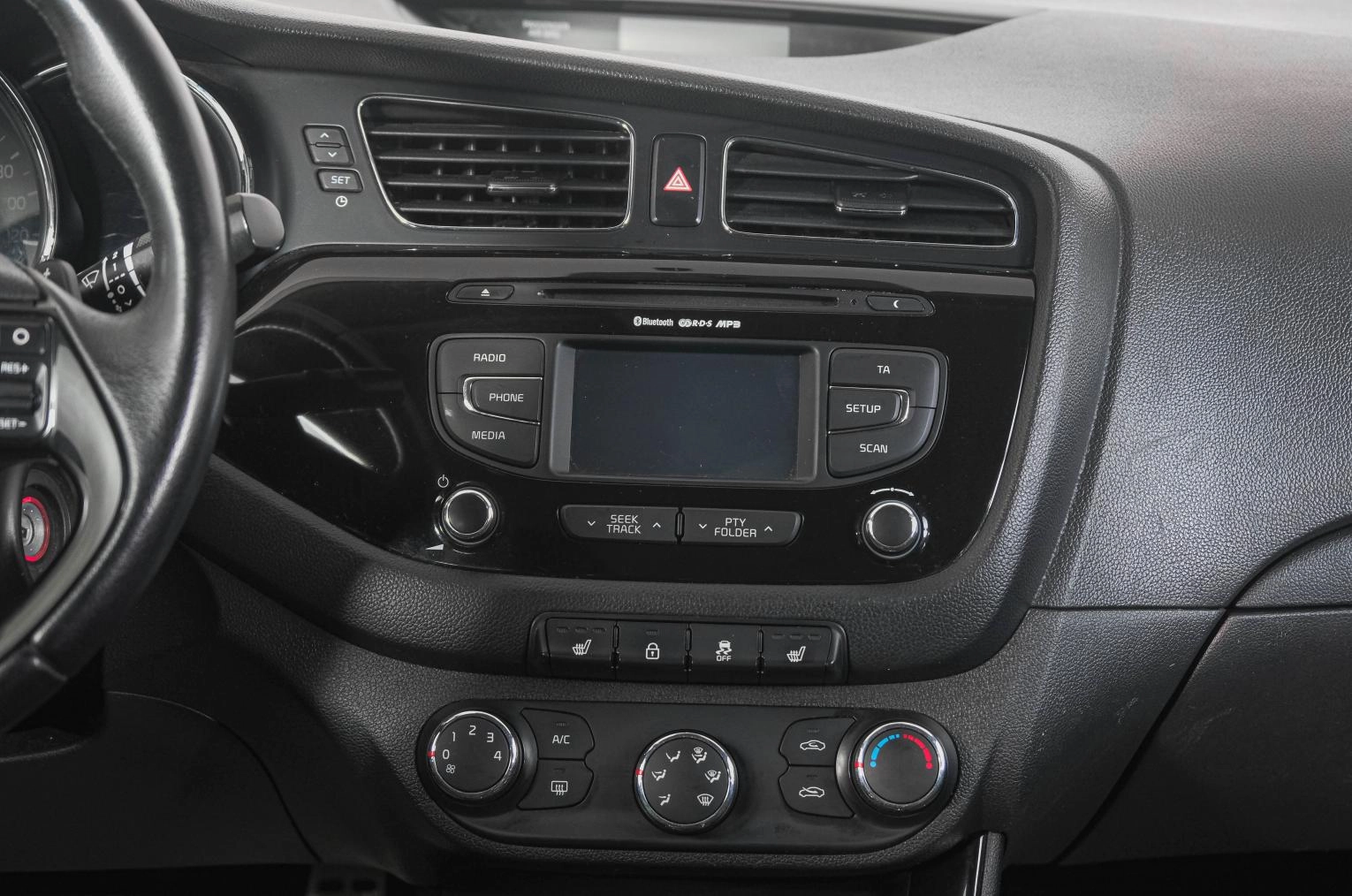 KIA cee'd 18 из 23