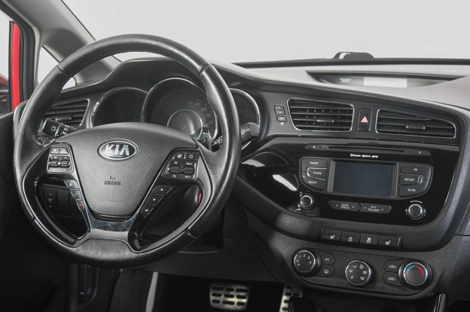 KIA cee'd 12 из 23