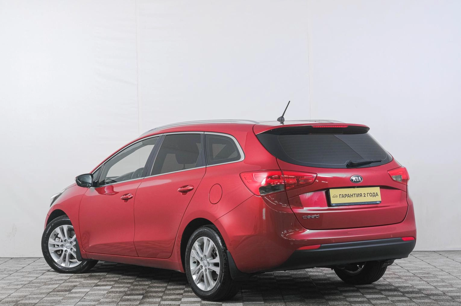 KIA cee'd 4 из 23