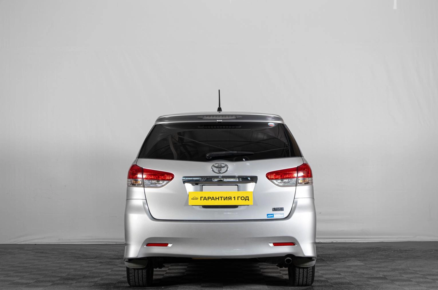 Toyota Wish 5 из 18