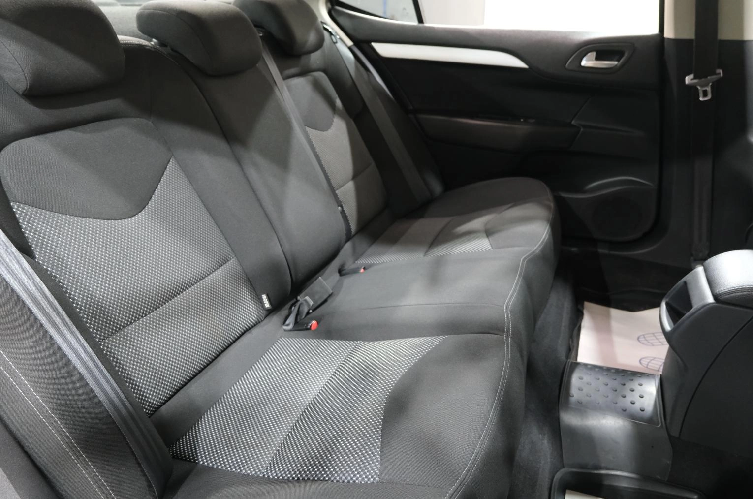 Citroen C4 20 из 22