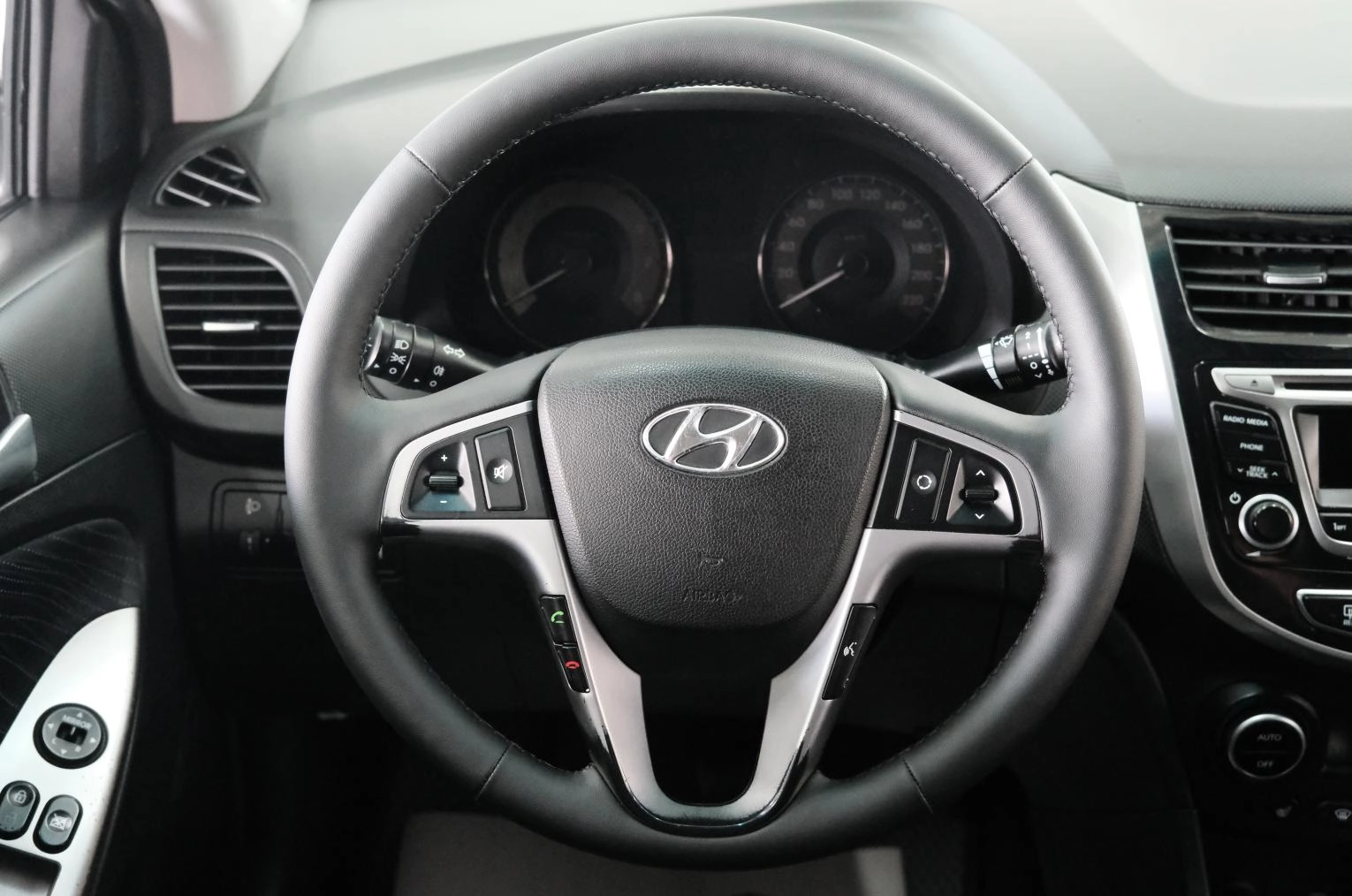 Hyundai Solaris 12 из 25