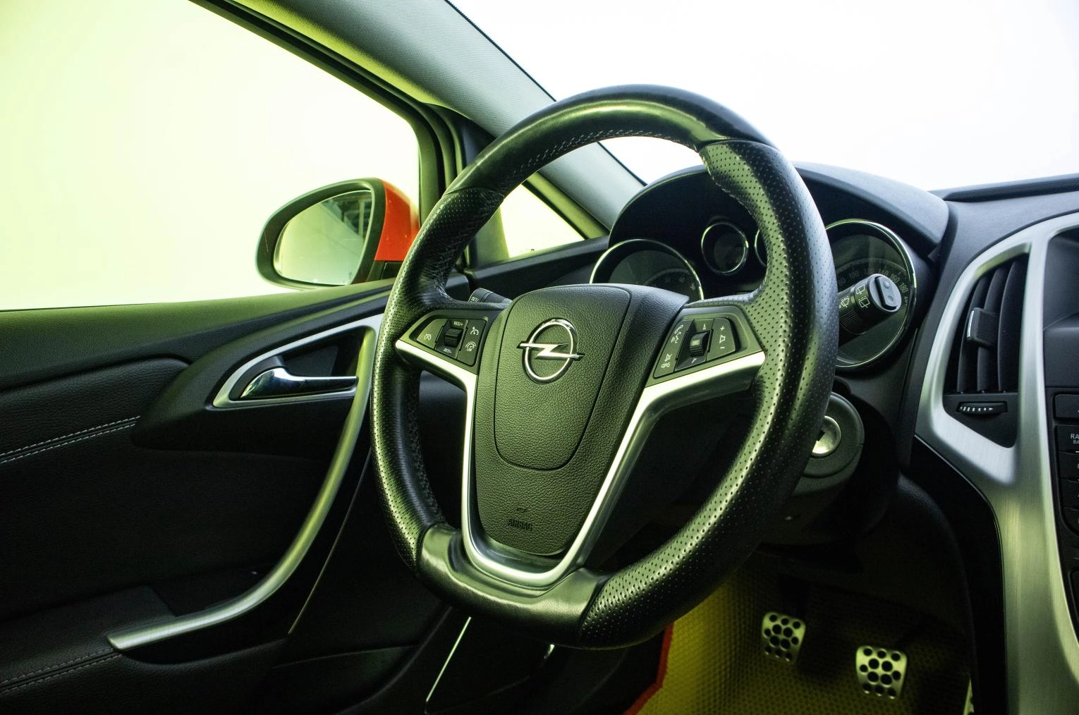 Opel Astra GTC 11 из 23