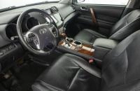 Toyota Highlander 9 из 30