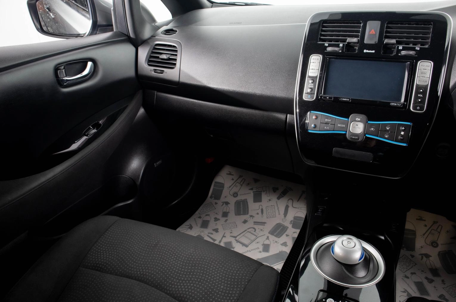 Nissan Leaf 25 из 30