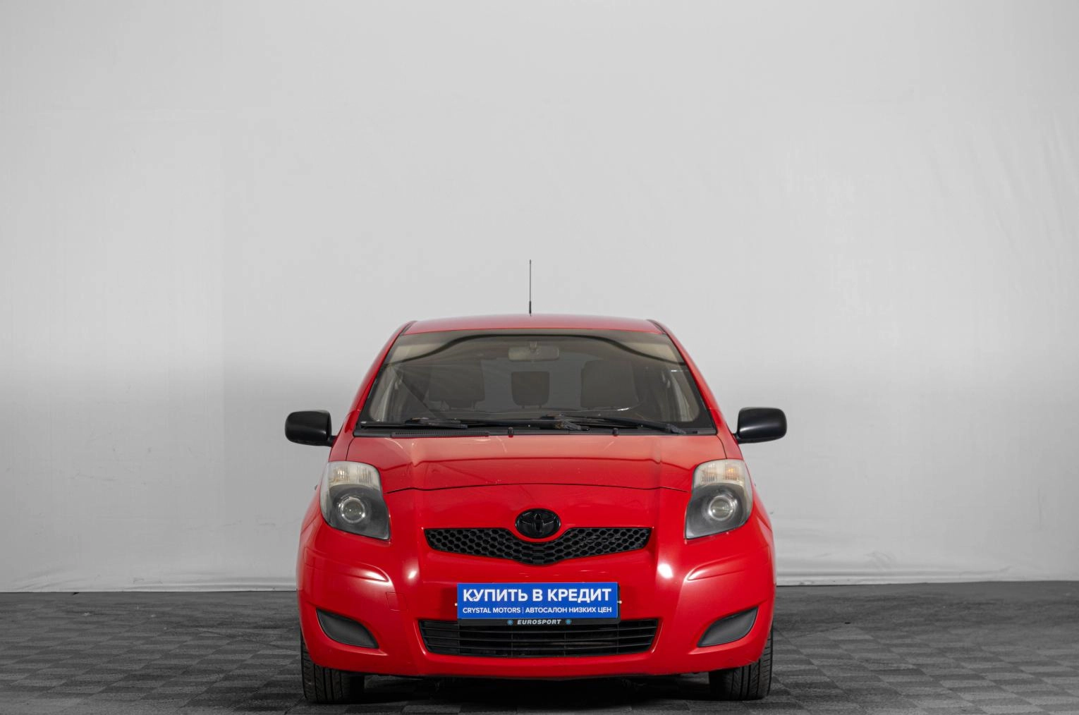 Toyota Yaris 2 из 18
