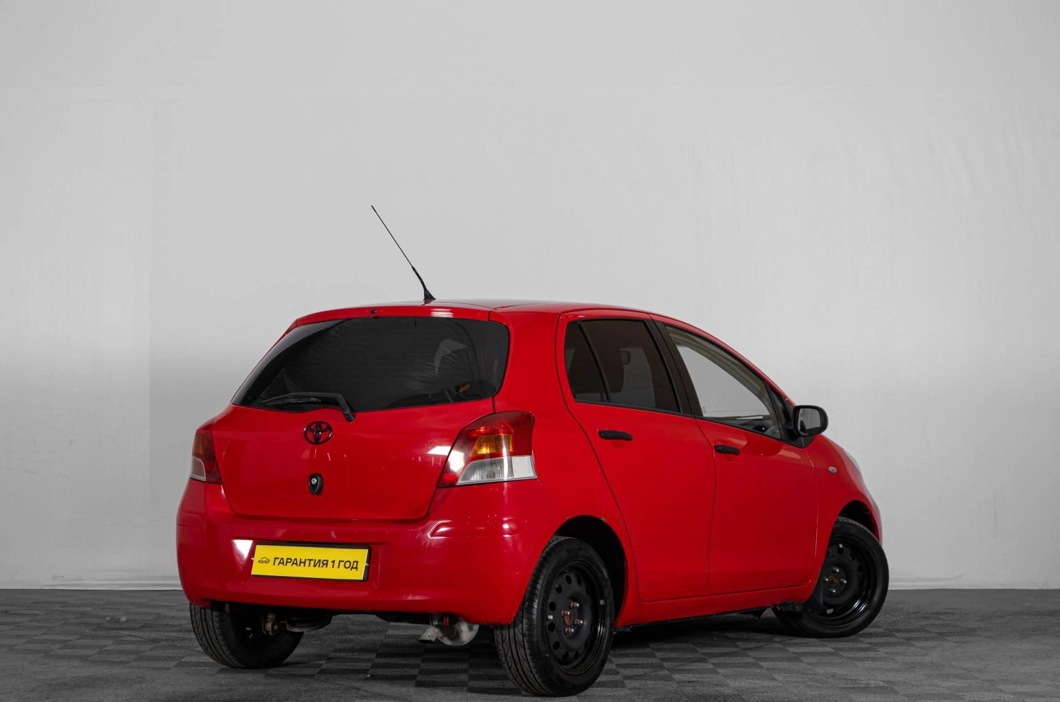 Toyota Yaris 4 из 18