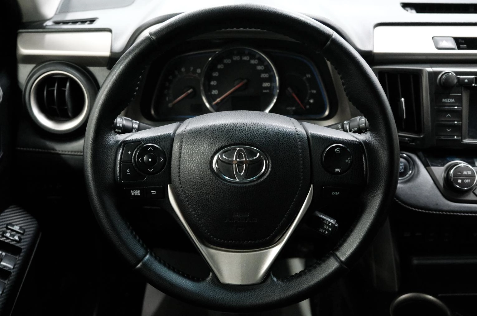 Toyota RAV4 11 из 26