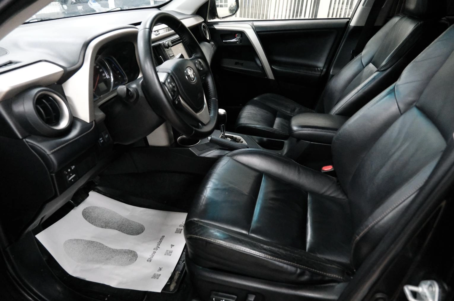 Toyota RAV4 7 из 26
