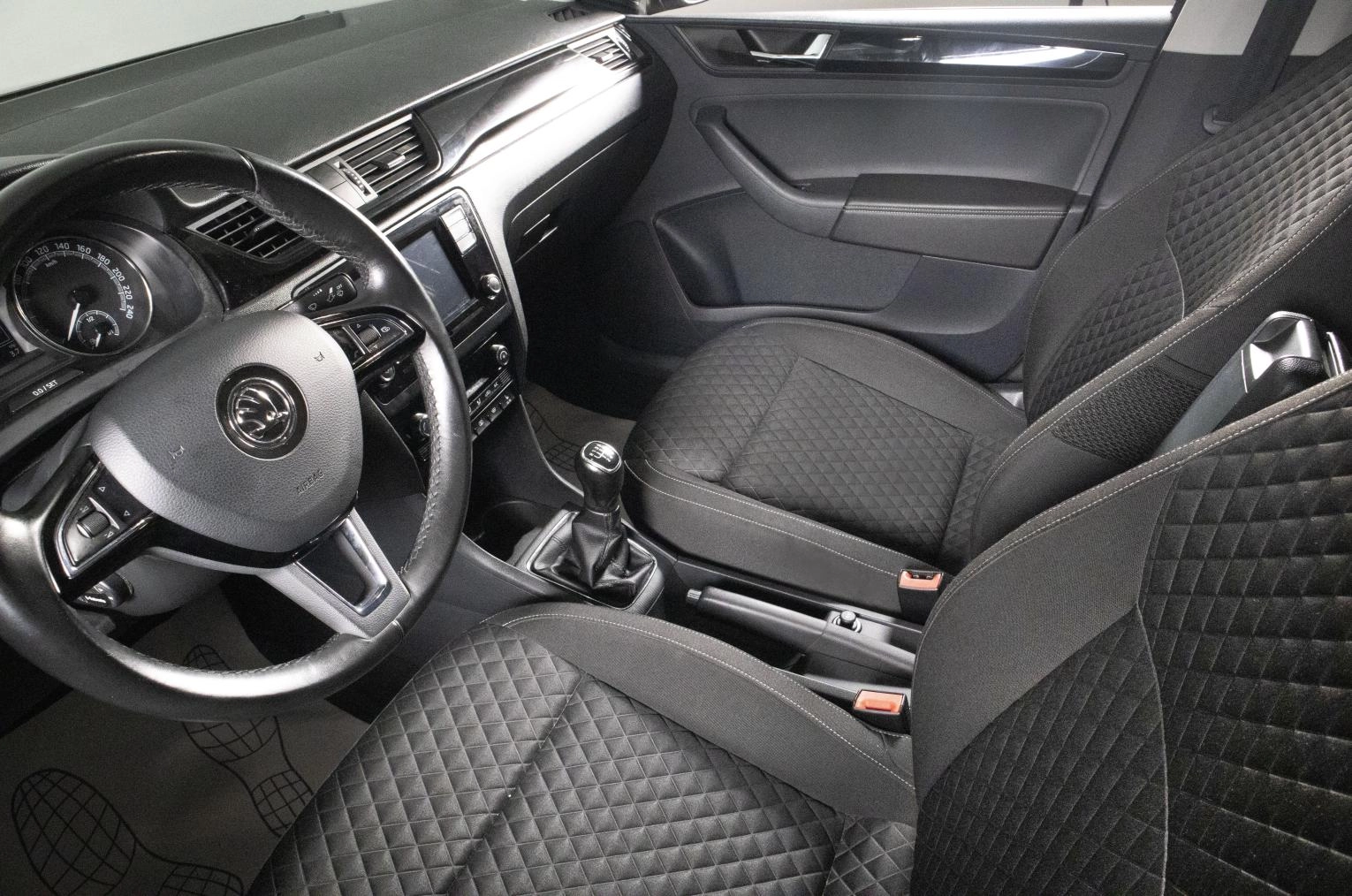 Skoda Rapid 8 из 19