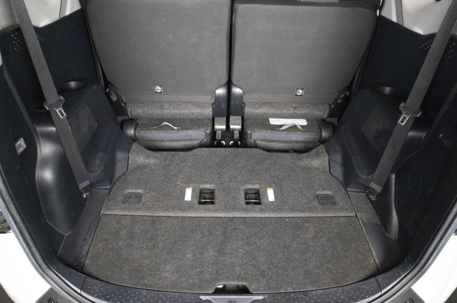 Toyota Sienta 19 из 19
