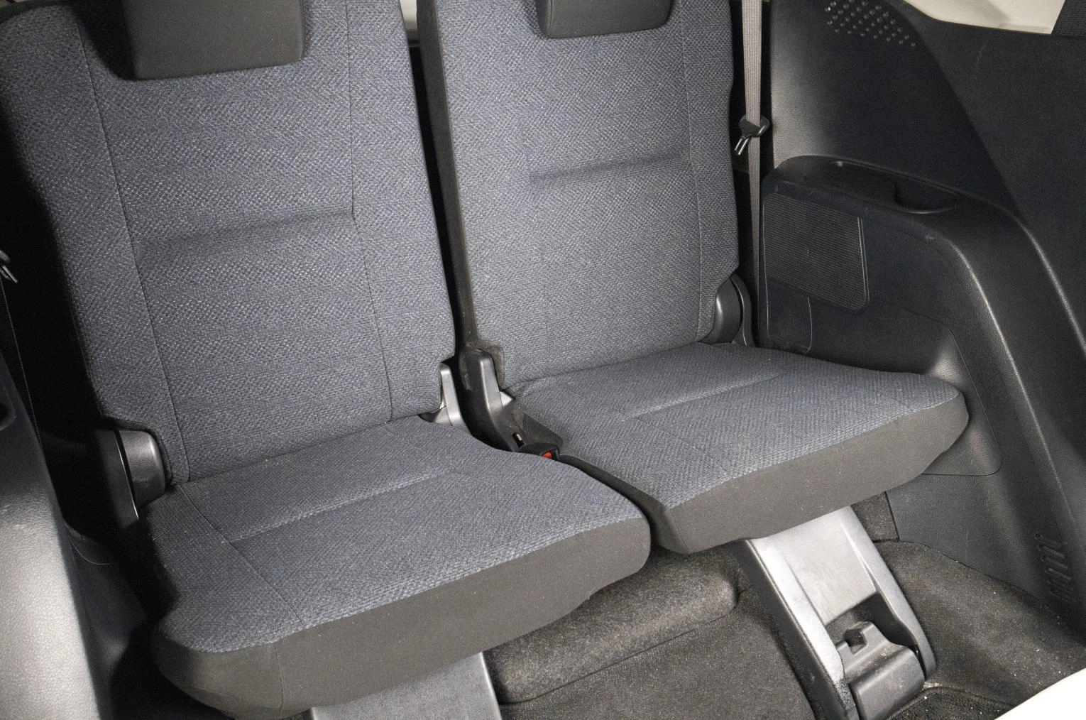 Toyota Sienta 17 из 19
