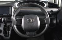 Toyota Sienta 10 из 19