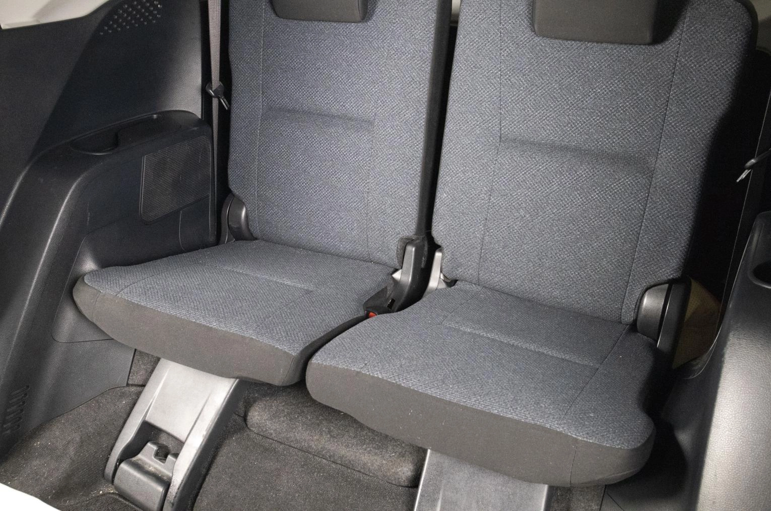 Toyota Sienta 18 из 19
