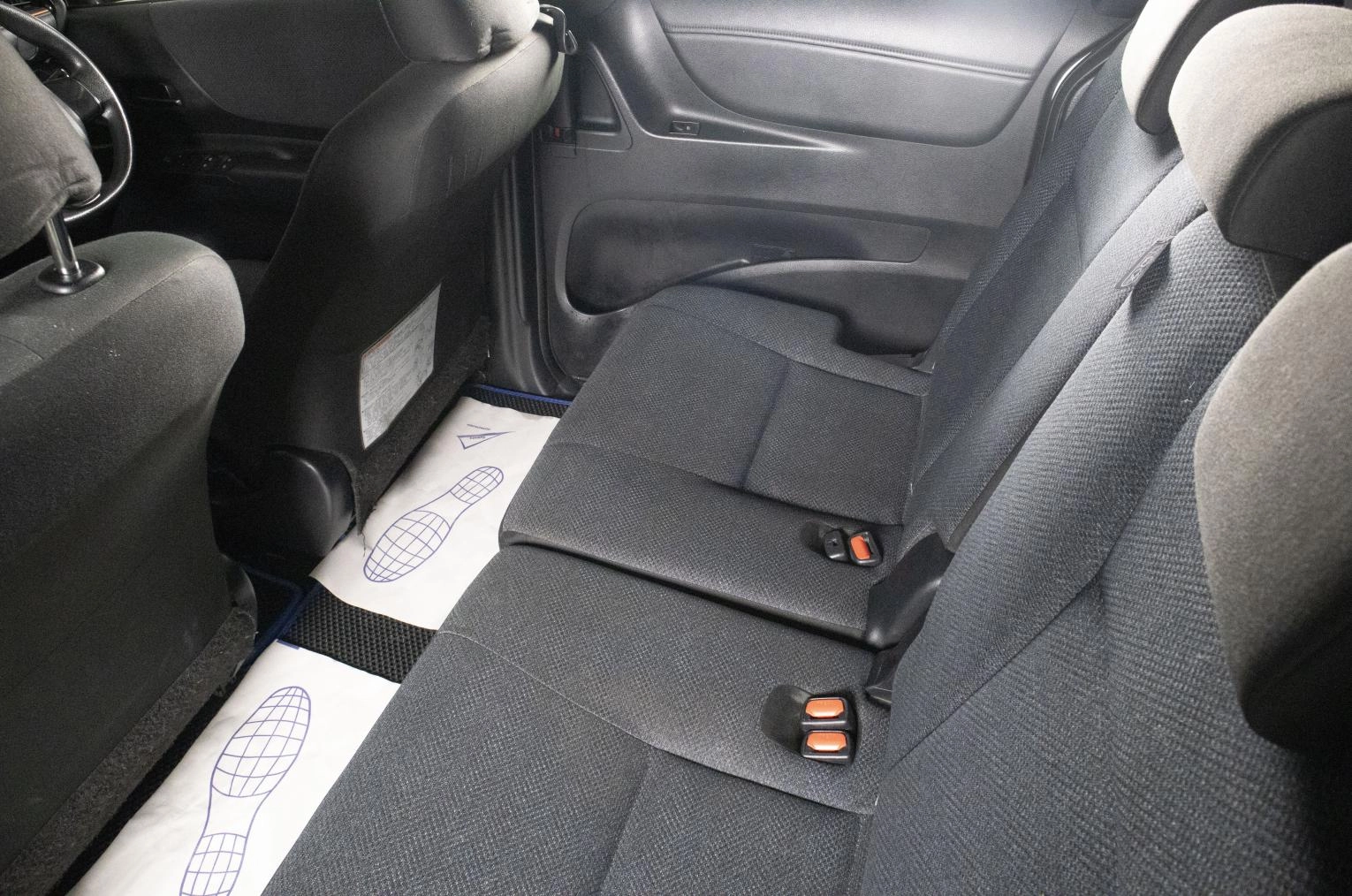 Toyota Sienta 16 из 19
