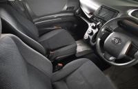 Toyota Sienta 8 из 19