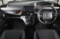 Toyota Sienta 12 из 19