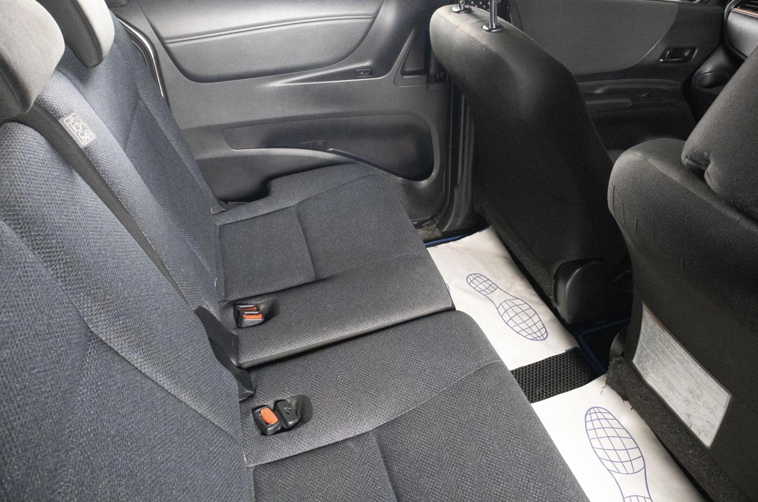 Toyota Sienta 15 из 19