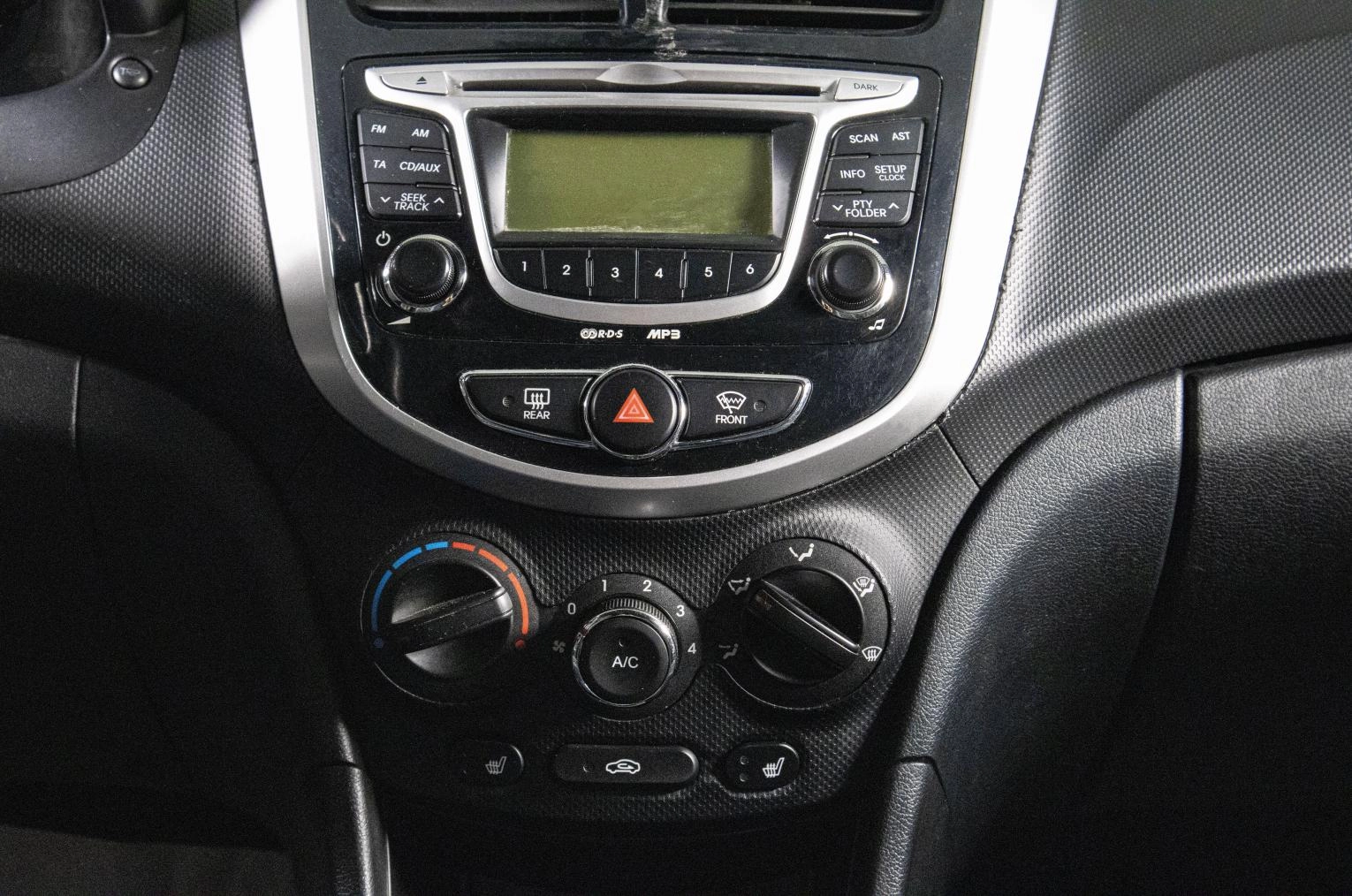 Hyundai Solaris 15 из 18