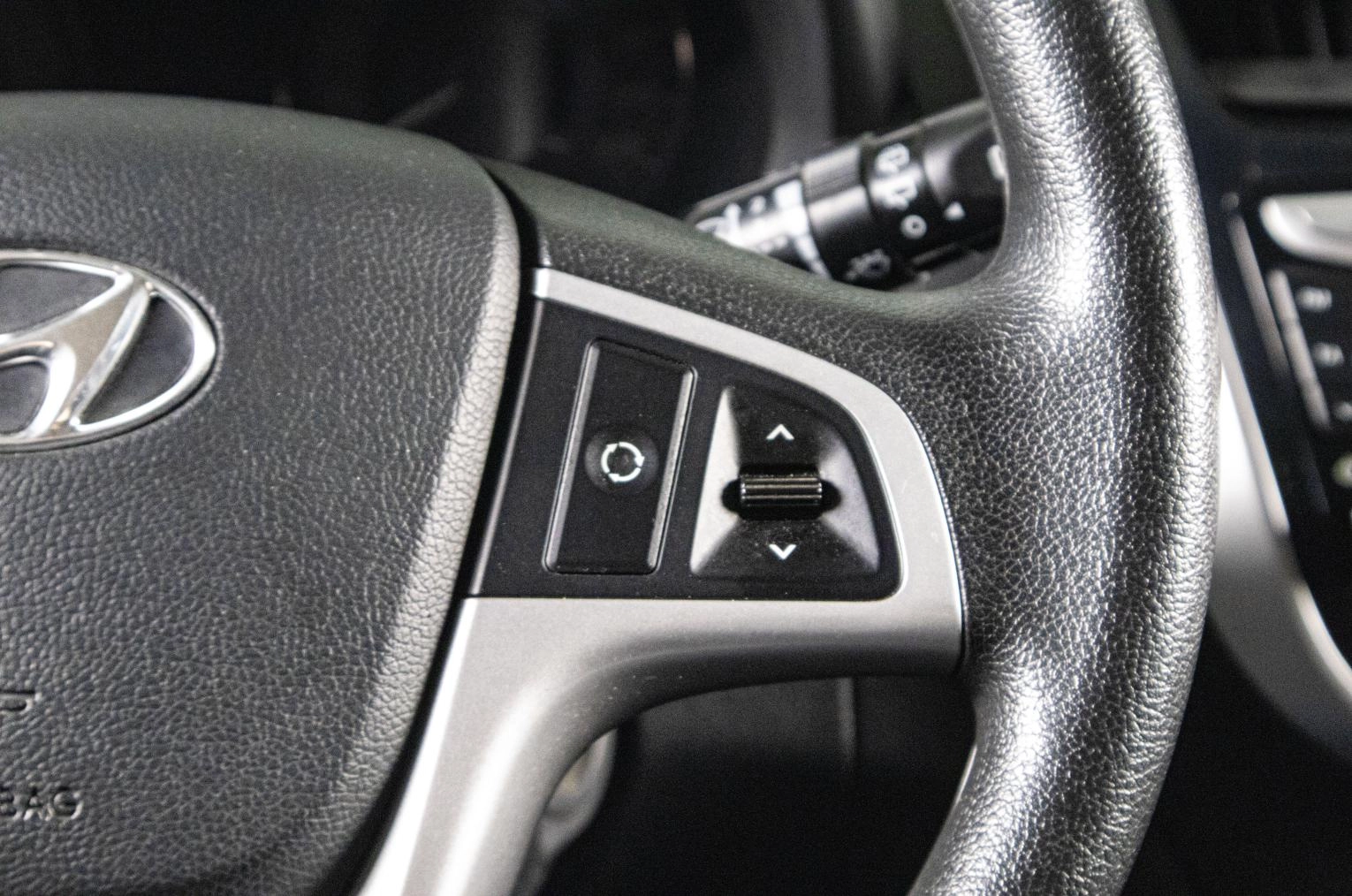 Hyundai Solaris 12 из 18