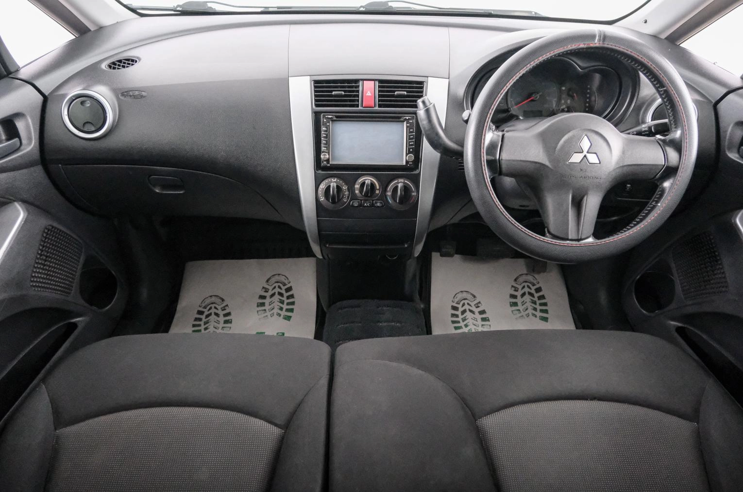 Mitsubishi Colt 10 из 20