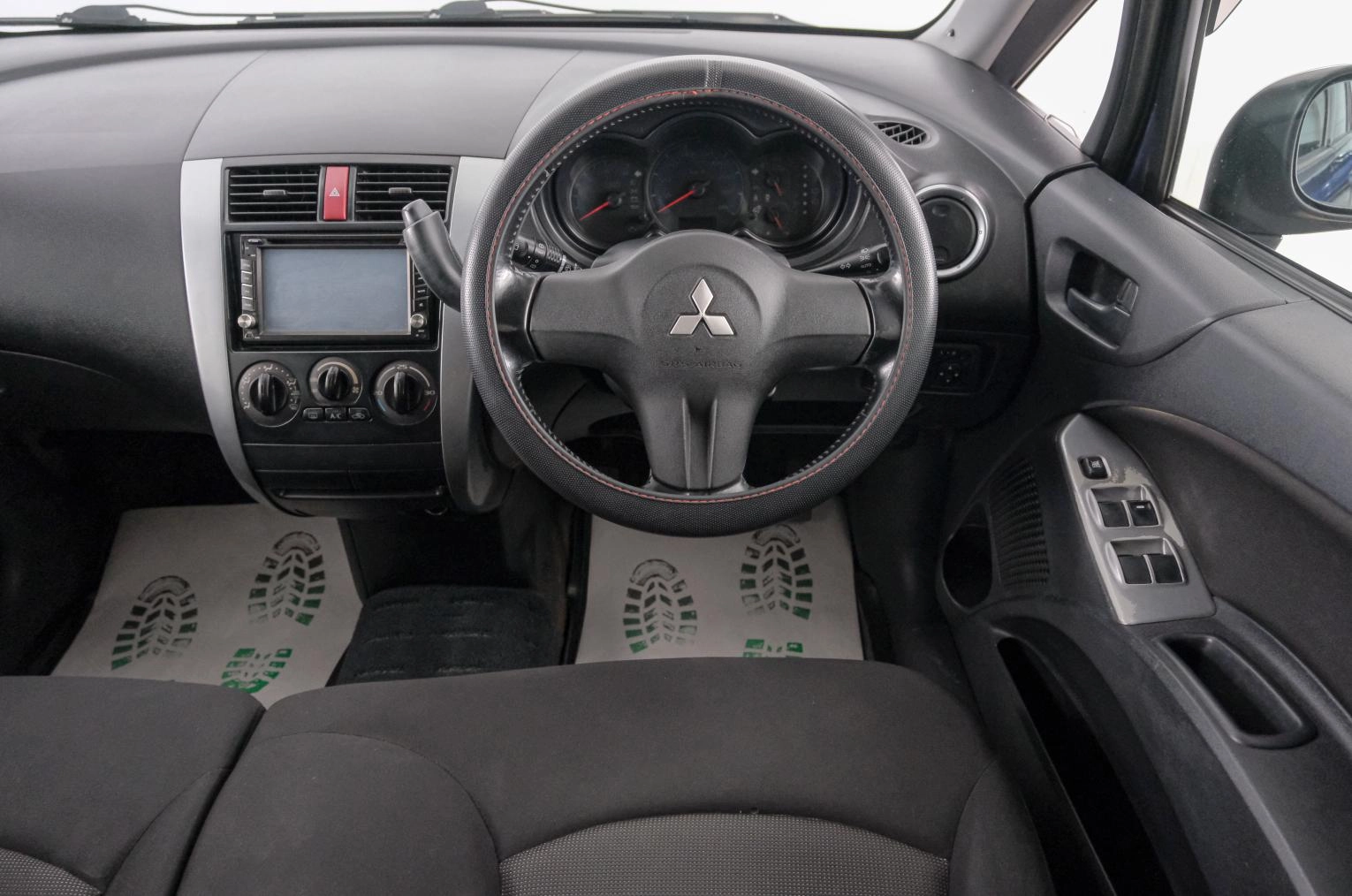Mitsubishi Colt 14 из 20