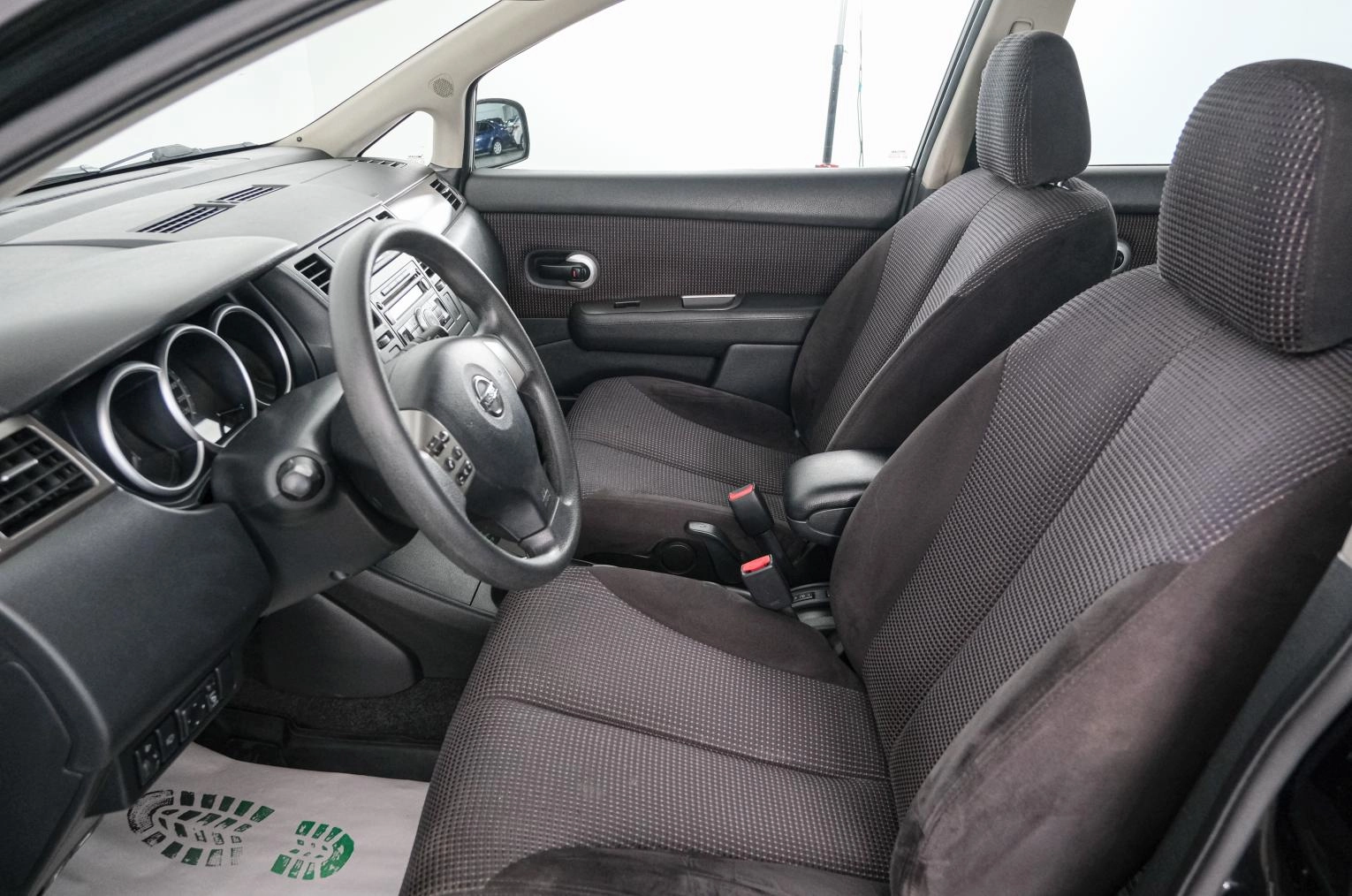Nissan Tiida 7 из 21