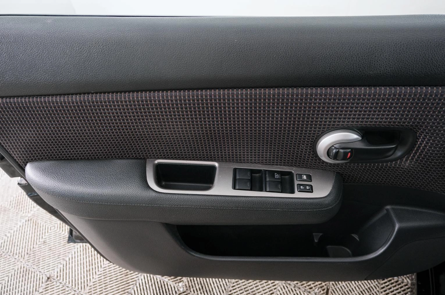 Nissan Tiida 18 из 21