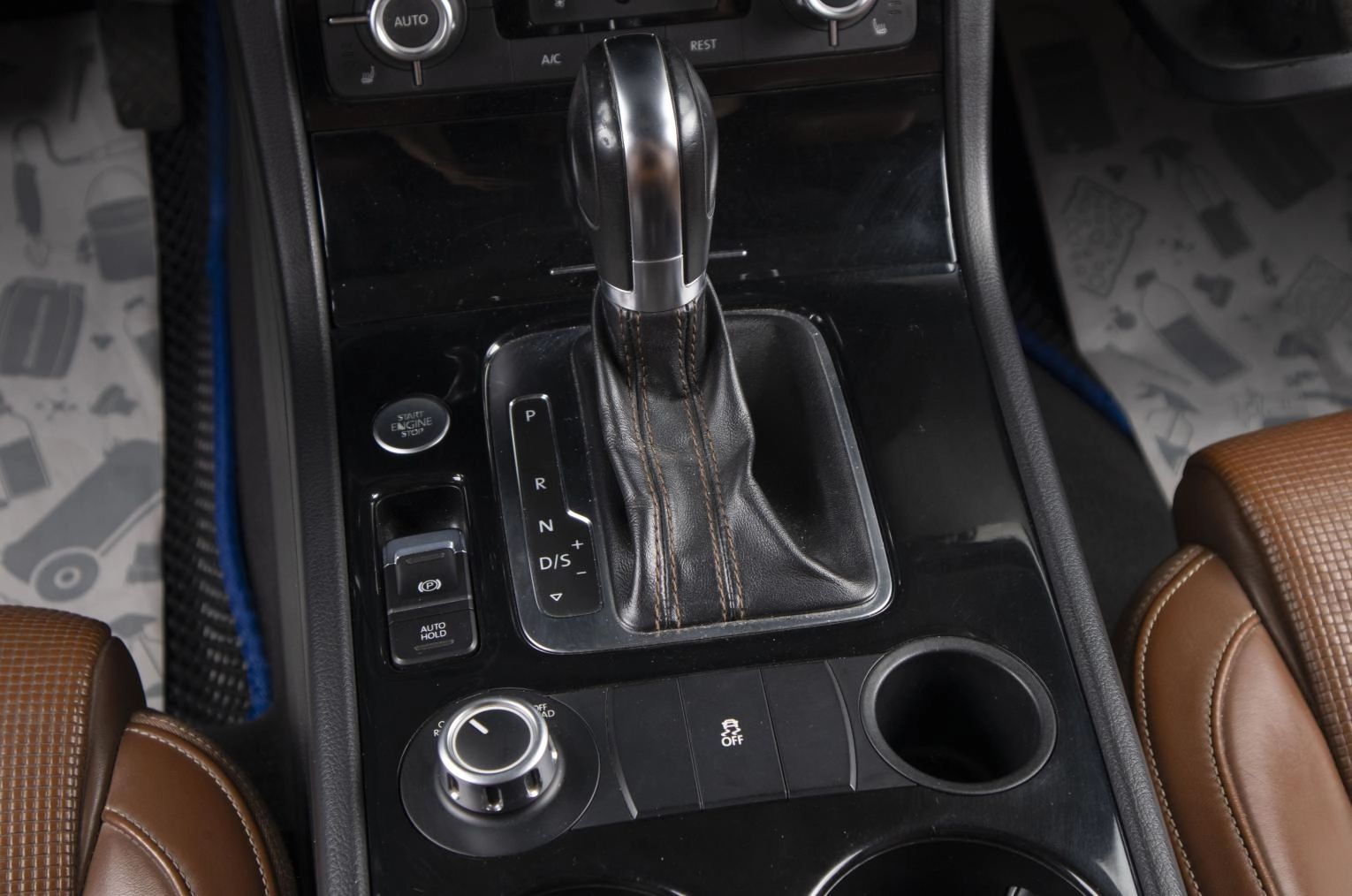 Volkswagen Touareg 14 из 23