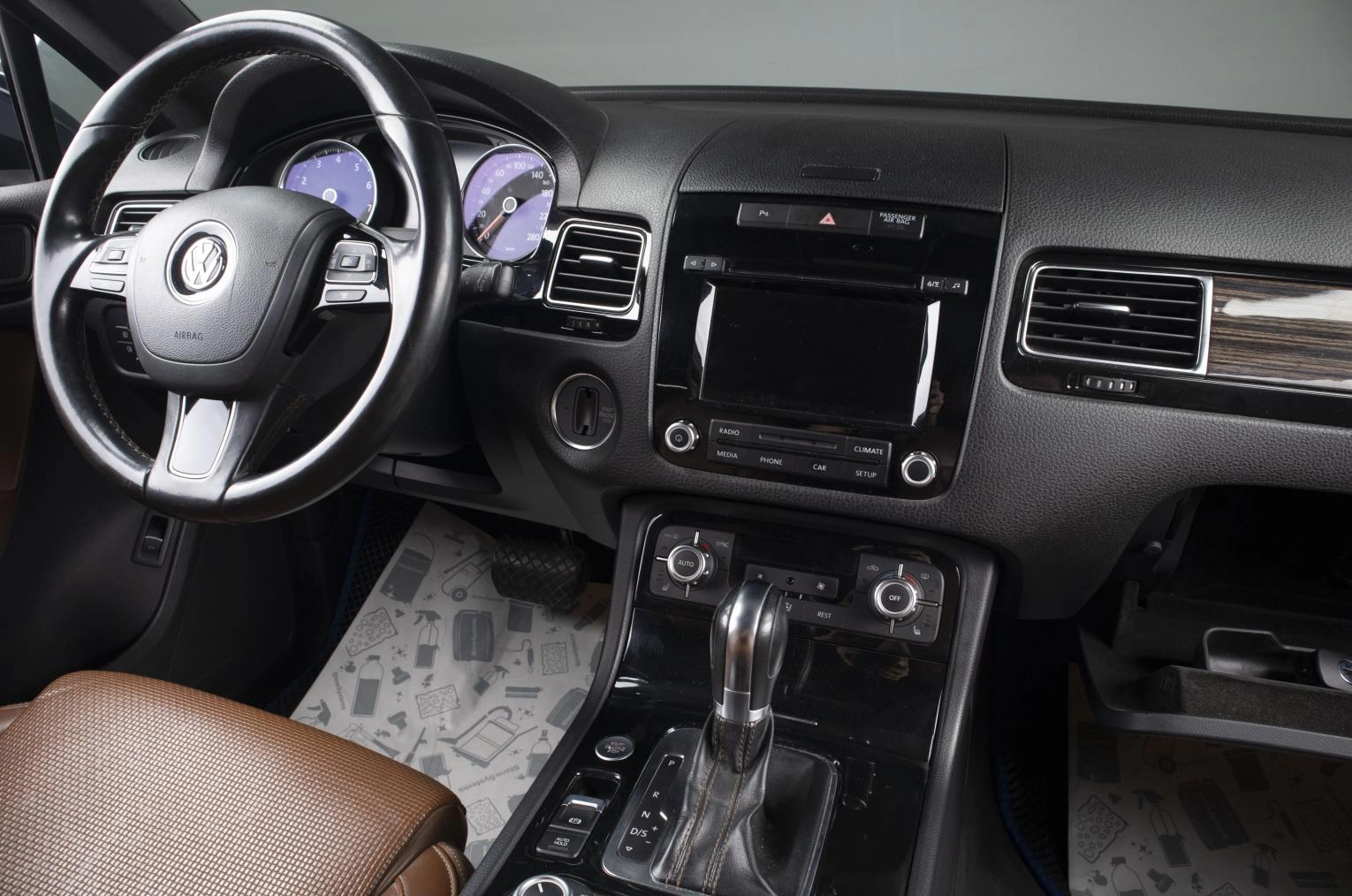 Volkswagen Touareg 11 из 23