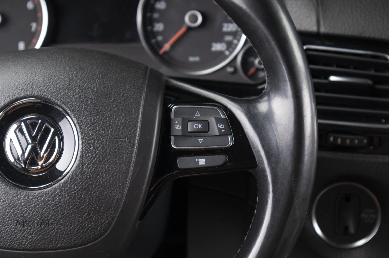 Volkswagen Touareg 9 из 23